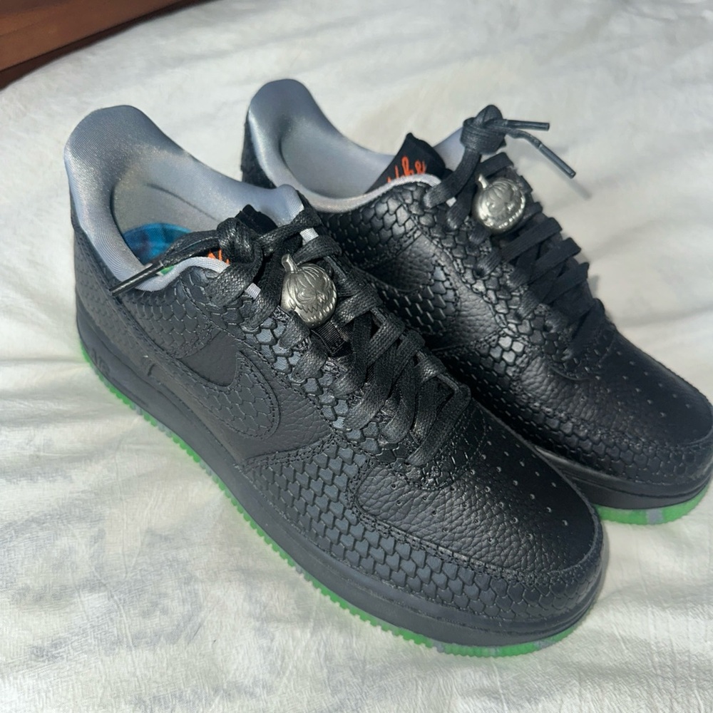 Nike Air Force 1 Headless Horseman Halloween Sneakers Green Soles Sz 7.5 Mens